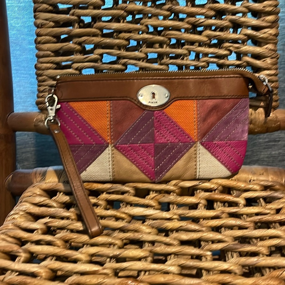 5x9 Leather Fossil wristlet